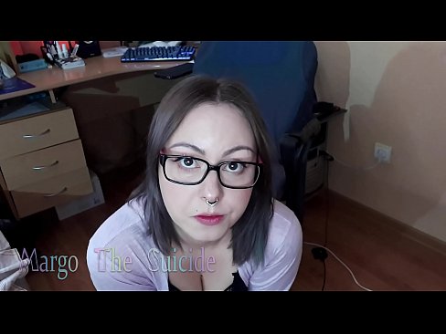 ❤️ Sexy meisje met bril zuigt Dildo diep op camera ❤❌ Harde porno at us ❌️ ❌️❤