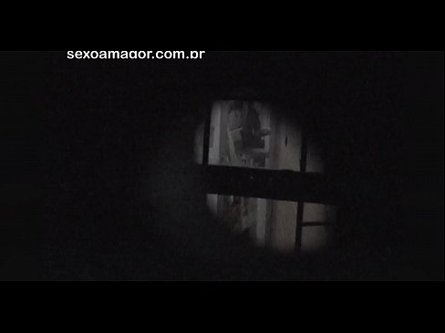 ❤️ Blondie wordt stiekem gefilmd door een voyeur uit de buurt, verstopt achter holle bakstenen ❤❌ Harde porno at us ❌️ ❌️❤