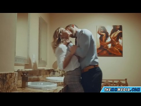 ❤️ Wanneer een rondborstige blondine je verleidt in een openbaar toilet ❤❌ Harde porno at us ❌️ ❌️❤